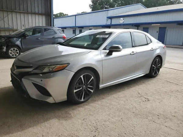 4T1B61HK1JU129230 2018 TOYOTA CAMRY - Image 1