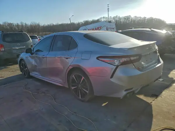 4T1B61HK1JU141359 2018 TOYOTA CAMRY - Image 2