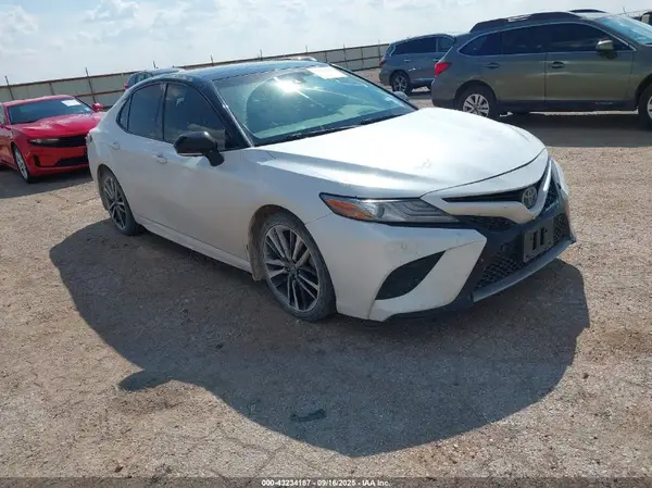4T1B61HK1JU144682 2018 TOYOTA CAMRY - Image 1