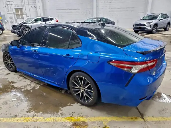4T1B61HK1JU147517 2018 TOYOTA CAMRY - Image 2