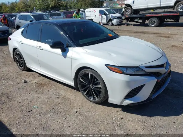 4T1B61HK1JU149574 2018 TOYOTA CAMRY - Image 1