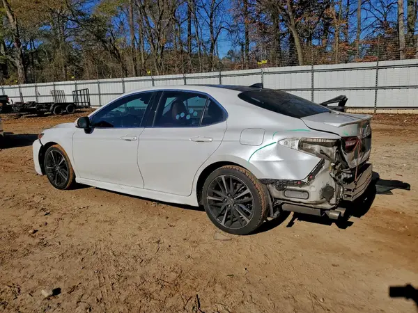 4T1B61HK1JU150126 2018 TOYOTA CAMRY - Image 2