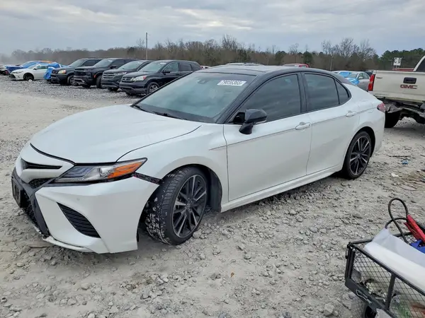 4T1B61HK1JU156671 2018 TOYOTA CAMRY - Image 1