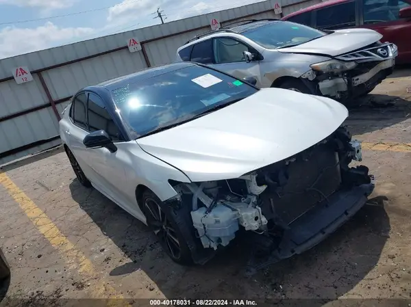 4T1B61HK1JU157321 2018 TOYOTA CAMRY - Image 1
