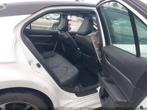 4T1B61HK1JU157805 2018 TOYOTA CAMRY - Image 8