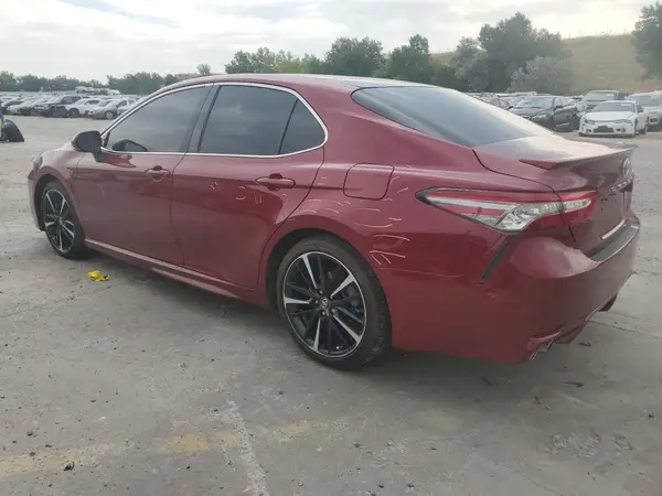 4T1B61HK1JU508731 2018 TOYOTA CAMRY - Image 2