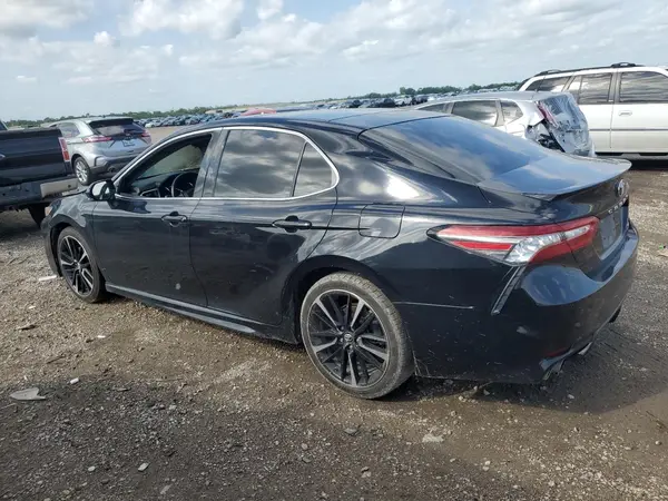 4T1B61HK1JU526159 2018 TOYOTA CAMRY - Image 2