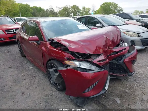 4T1B61HK1JU534181 2018 TOYOTA CAMRY - Image 1