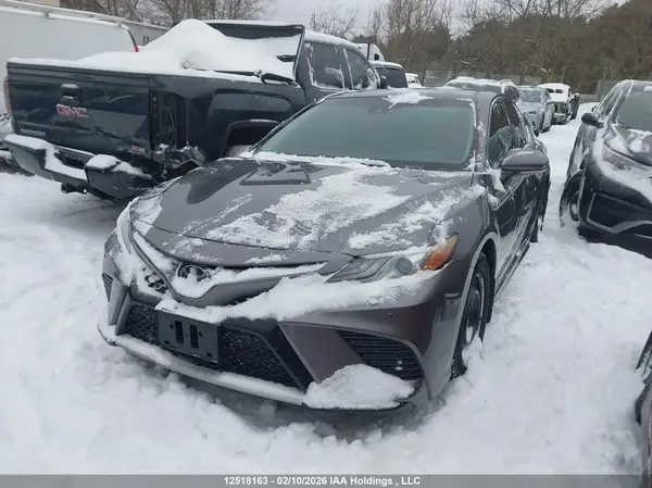 4T1B61HK1JU562000 2018 TOYOTA CAMRY - Image 2