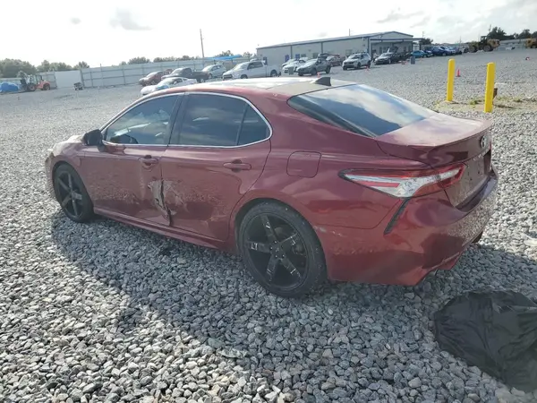 4T1B61HK1JU565897 2018 TOYOTA CAMRY - Image 2