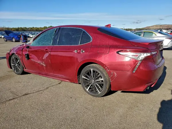4T1B61HK1JU566466 2018 TOYOTA CAMRY - Image 2