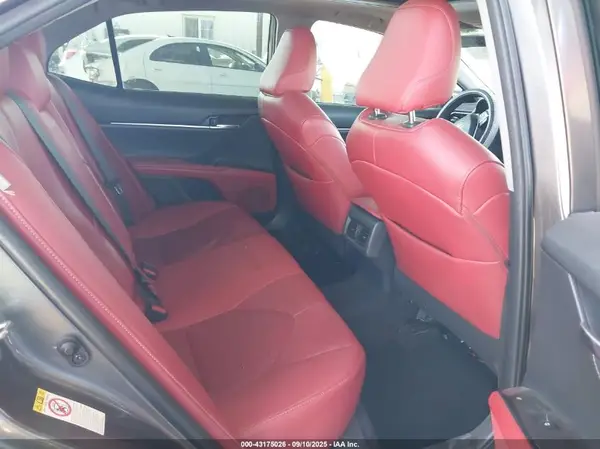 4T1B61HK1JU610854 2018 TOYOTA CAMRY - Image 8