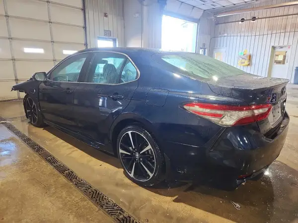 4T1B61HK1JU648620 2018 TOYOTA CAMRY - Image 2