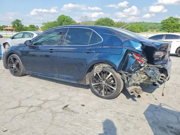 4T1B61HK1JU652747 2018 TOYOTA CAMRY - Image 2
