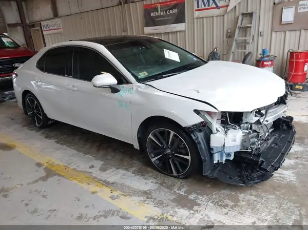 4T1B61HK1JU670584 2018 TOYOTA CAMRY - Image 1