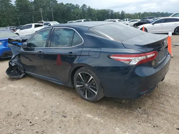 4T1B61HK1JU677860 2018 TOYOTA CAMRY - Image 2