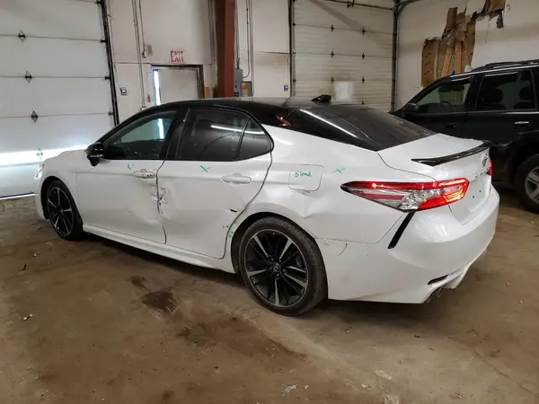 4T1B61HK1KU170572 2019 TOYOTA CAMRY - Image 2