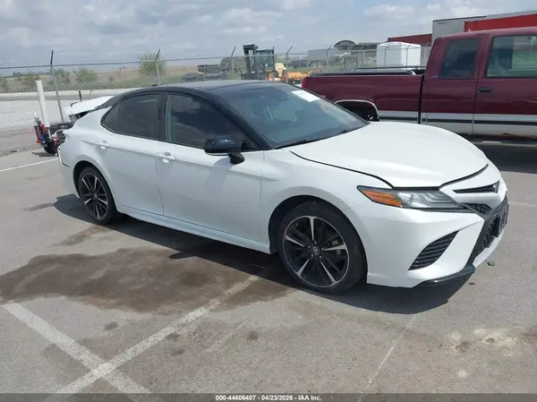 4T1B61HK1KU179983 2019 TOYOTA CAMRY - Image 1