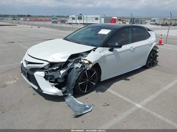 4T1B61HK1KU179983 2019 TOYOTA CAMRY - Image 2