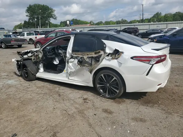 4T1B61HK1KU201724 2019 TOYOTA CAMRY - Image 2