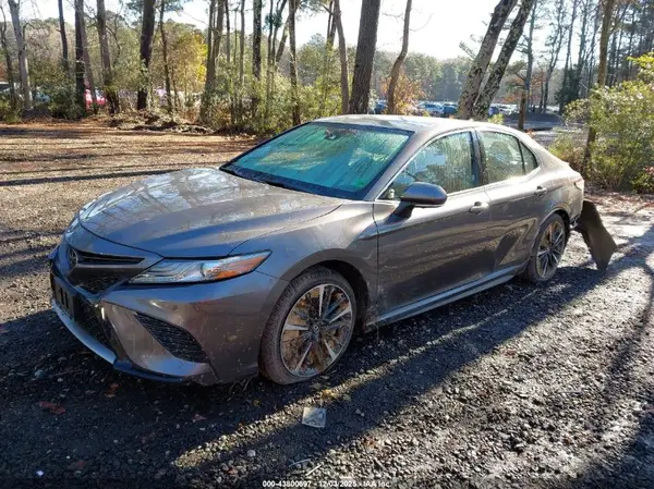 4T1B61HK1KU207586 2019 TOYOTA CAMRY - Image 2