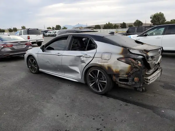 4T1B61HK1KU217941 2019 TOYOTA CAMRY - Image 2