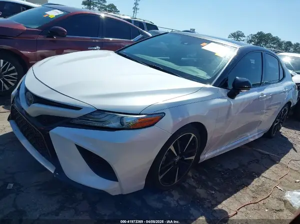 4T1B61HK1KU219074 2019 TOYOTA CAMRY - Image 2