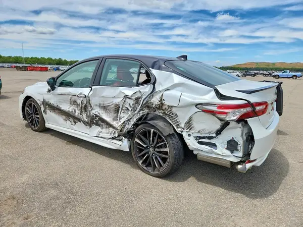 4T1B61HK1KU223688 2019 TOYOTA CAMRY - Image 2