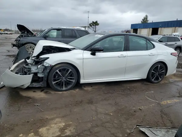 4T1B61HK1KU257484 2019 TOYOTA CAMRY - Image 1