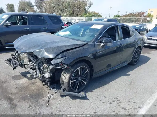 4T1B61HK1KU258005 2019 TOYOTA CAMRY - Image 2