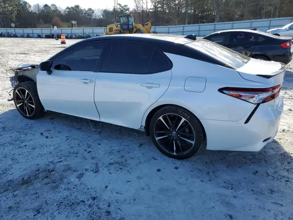 4T1B61HK1KU264726 2019 TOYOTA CAMRY - Image 2