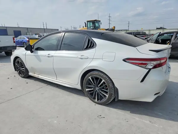 4T1B61HK1KU269697 2019 TOYOTA CAMRY - Image 2