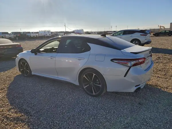 4T1B61HK1KU272437 2019 TOYOTA CAMRY - Image 2