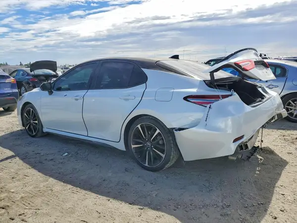 4T1B61HK1KU288878 2019 TOYOTA CAMRY - Image 2
