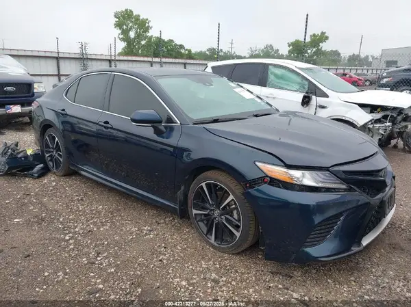 4T1B61HK1KU704038 2019 TOYOTA CAMRY - Image 1
