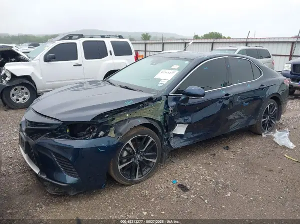 4T1B61HK1KU704038 2019 TOYOTA CAMRY - Image 2