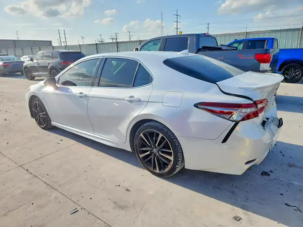 4T1B61HK1KU717680 2019 TOYOTA CAMRY - Image 2