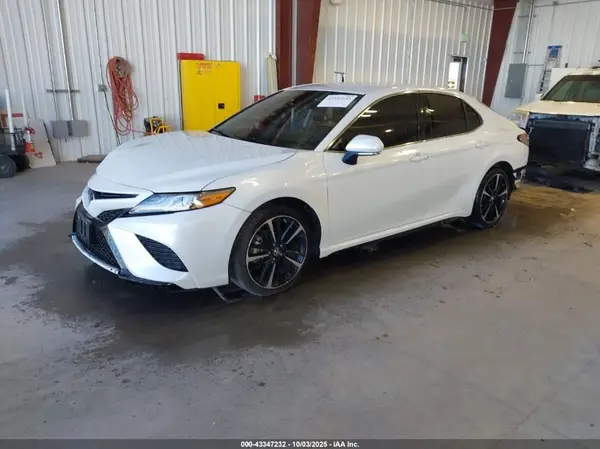 4T1B61HK1KU726458 2019 TOYOTA CAMRY - Image 2
