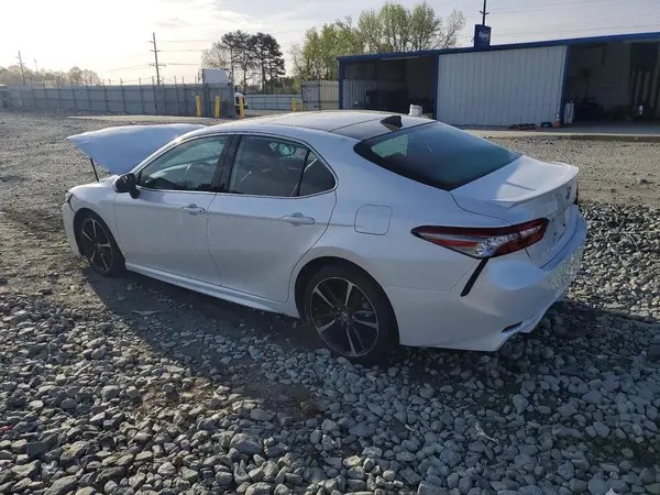 4T1B61HK1KU733068 2019 TOYOTA CAMRY - Image 2