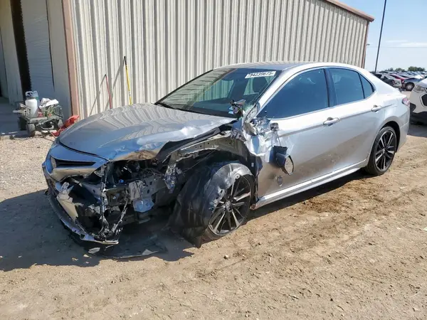 4T1B61HK1KU759198 2019 TOYOTA CAMRY - Image 1