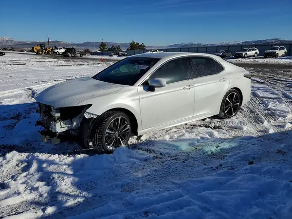 4T1B61HK2JU002101 2018 TOYOTA CAMRY - Image 1