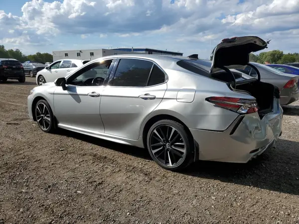 4T1B61HK2JU003314 2018 TOYOTA CAMRY - Image 2