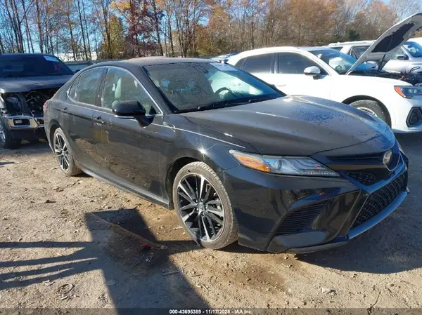 4T1B61HK2JU004656 2018 TOYOTA CAMRY - Image 1