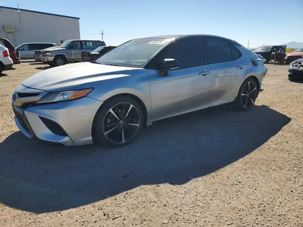 4T1B61HK2JU009758 2018 TOYOTA CAMRY - Image 1
