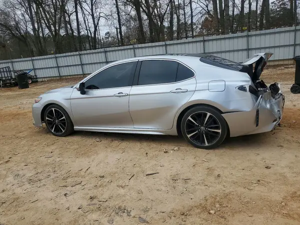 4T1B61HK2JU013762 2018 TOYOTA CAMRY - Image 2