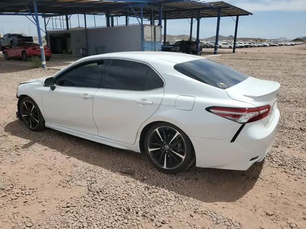 4T1B61HK2JU024227 2018 TOYOTA CAMRY - Image 2