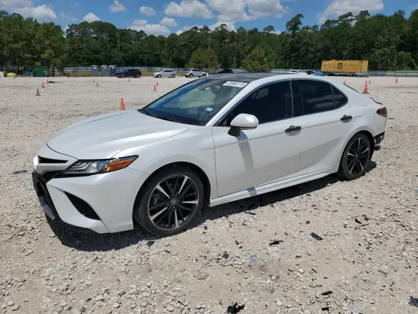 4T1B61HK2JU026298 2018 TOYOTA CAMRY - Image 1