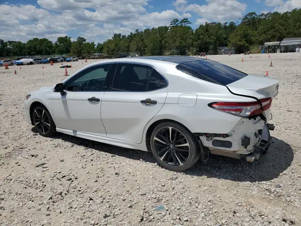 4T1B61HK2JU026298 2018 TOYOTA CAMRY - Image 2