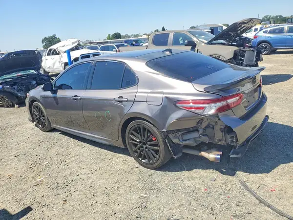 4T1B61HK2JU029654 2018 TOYOTA CAMRY - Image 2