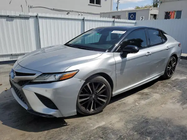 4T1B61HK2JU030657 2018 TOYOTA CAMRY - Image 1